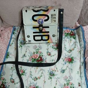 ♡License Plate Crossbody Bag - Hawaii Plate ♡